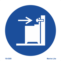 Use Anti-tip Restraints 19-0380