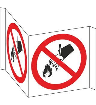 Do Not Extinguish With Water (Panoramic Prohibition Sign)